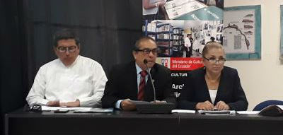 Fernando Mancero (izquierda), Jorge Andrade y Carlota Flores.